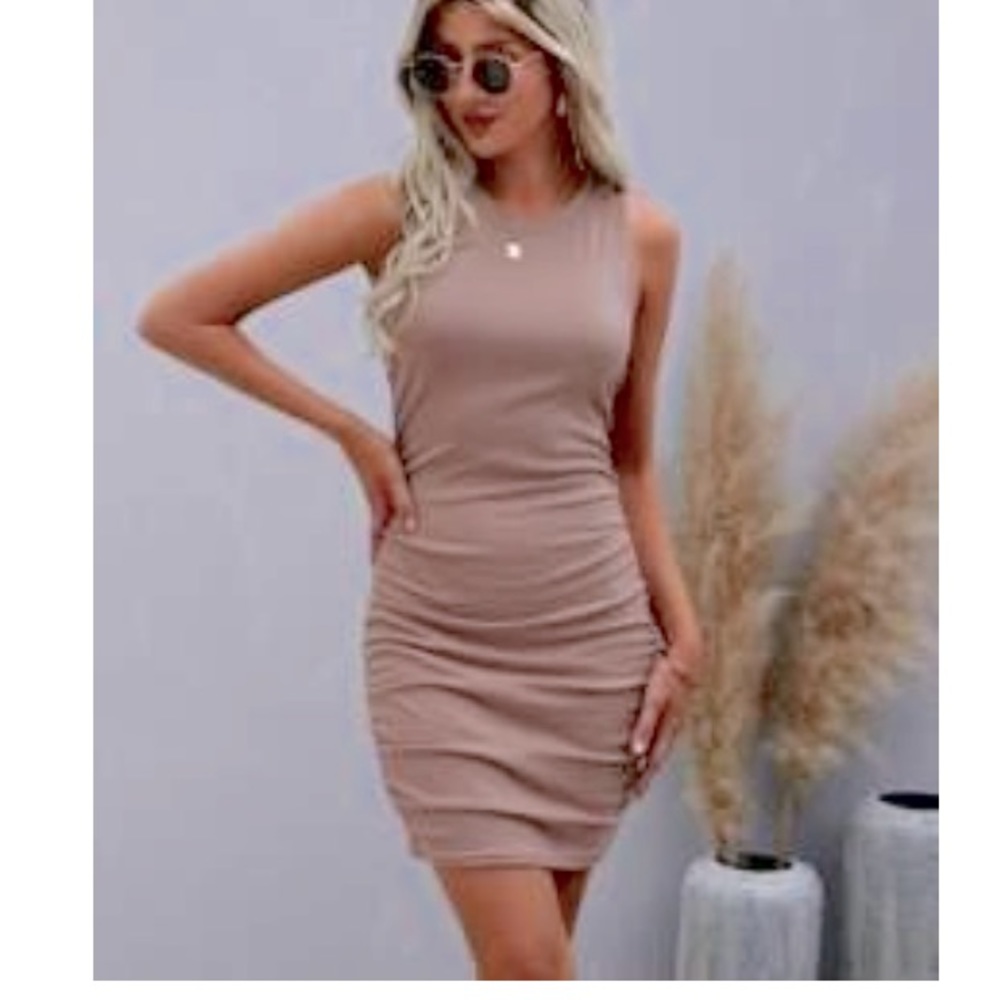 Solid sleeveless body-con dress, size S